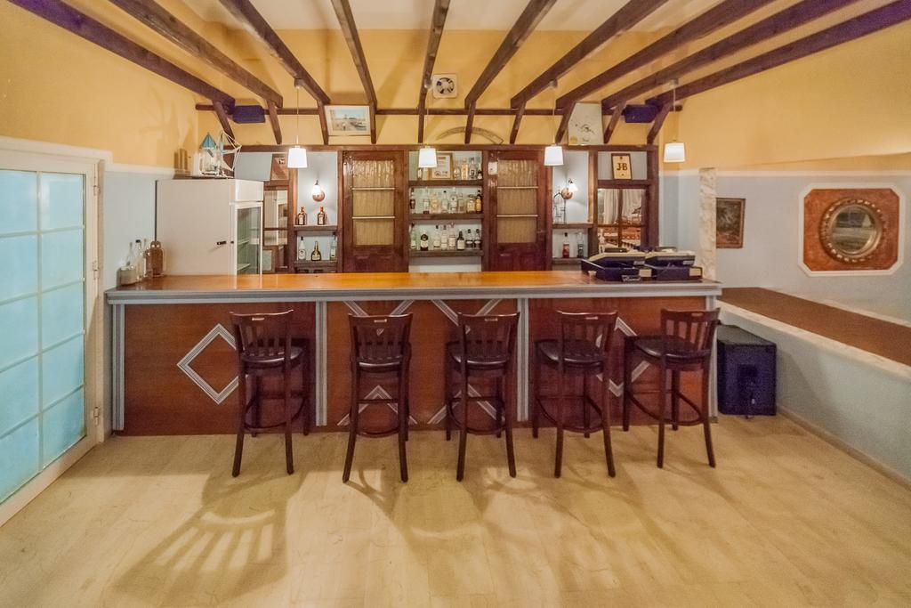 Sintrivanis Resort Beach Paralia Skotinis Ngoại thất bức ảnh